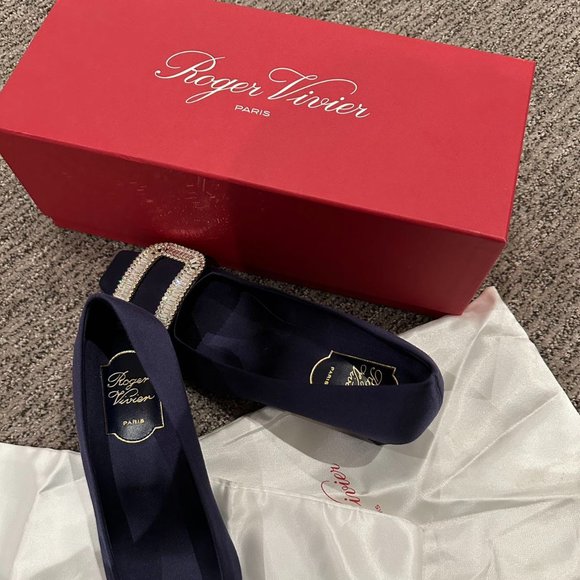 Belle Vivier Pilgrim Buckle Pumps in Satin-Navy color - Picture 2 of 7